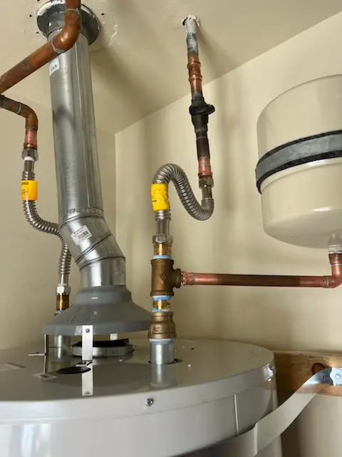 Water heater installation and plumbing repair in Woodlands